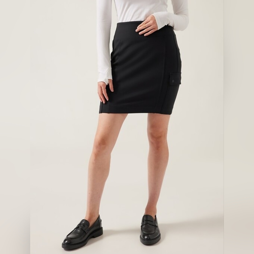 NWT Athleta Delancey Cargo Skirt, Womens Medium